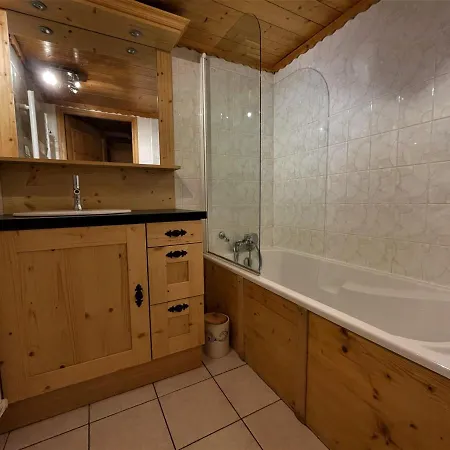 Cosy 4 Pers. Aux Menuires, Proche Pistes Et Services - Fr-1-452-116 Apartment *