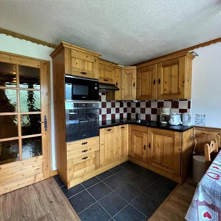 Cosy 4 Pers. Aux Menuires, Proche Pistes Et Services - Fr-1-452-116